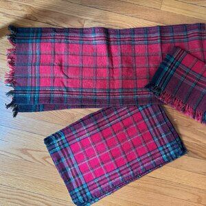 Set of 4 cotton placemats with two table runners, red plaid with metallic thread